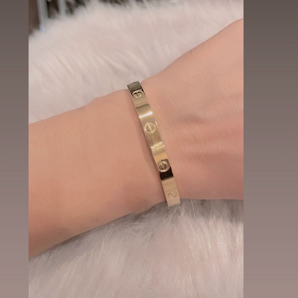 Stylish bracelet